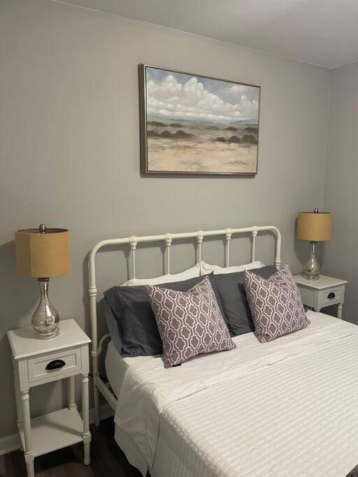 The Bernice - 2 Bedroom Apt In Quilt Town, Usa Hamilton ภายนอก รูปภาพ